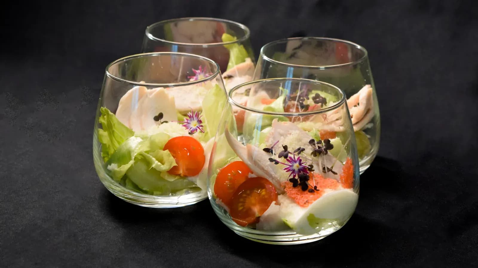 Цезарь с курицей